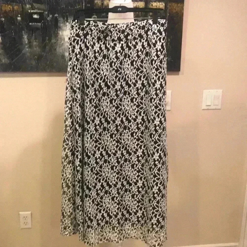 Ashley Blue Black & White Floral Lace Maxi Skirt-PL
